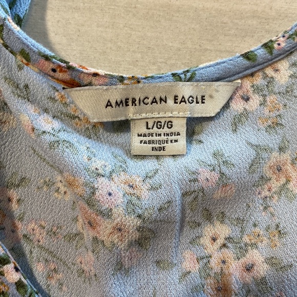 Size Large American Eagle cropped blouse - Picture 3 of 3
